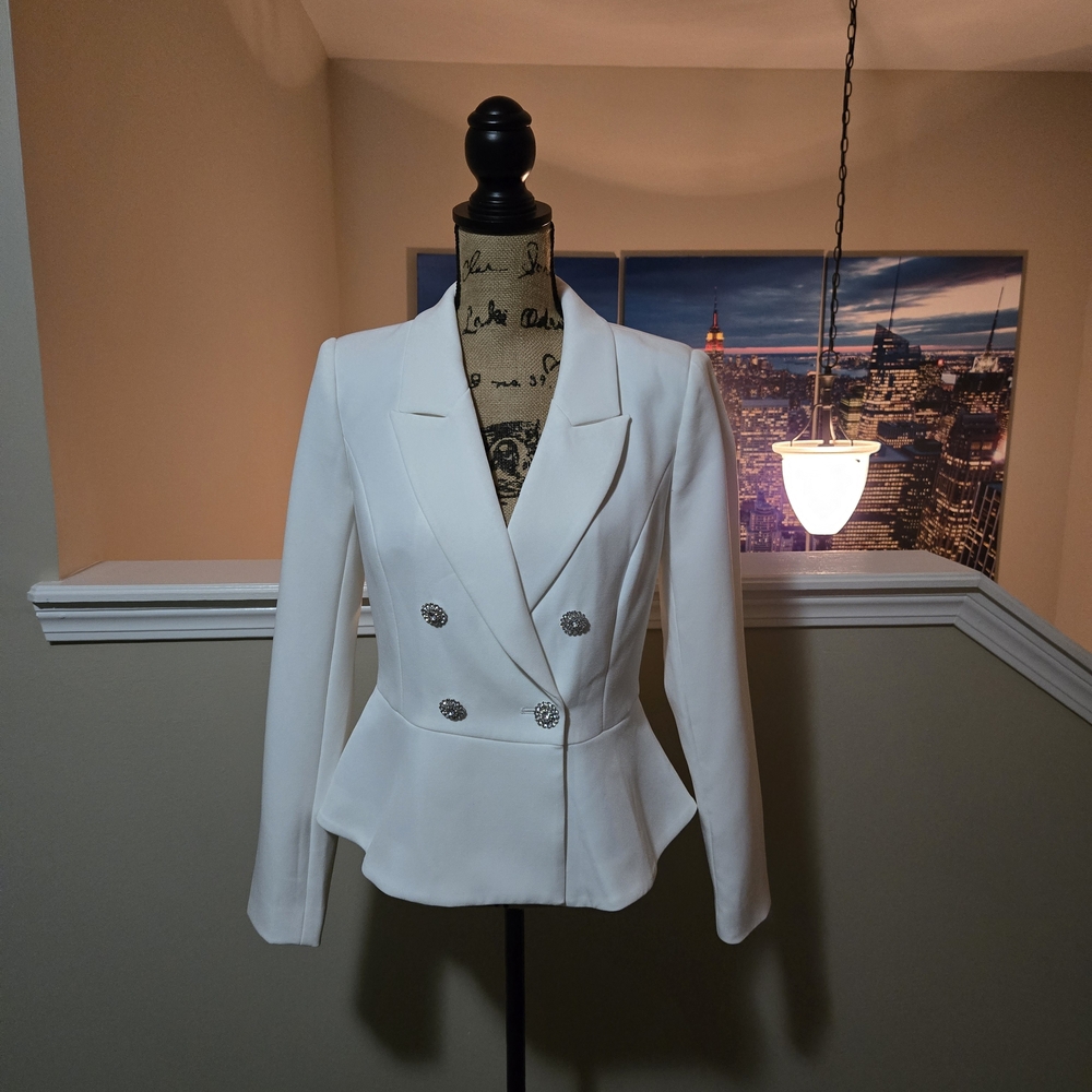 VENUS White Double-Breasted Blazer